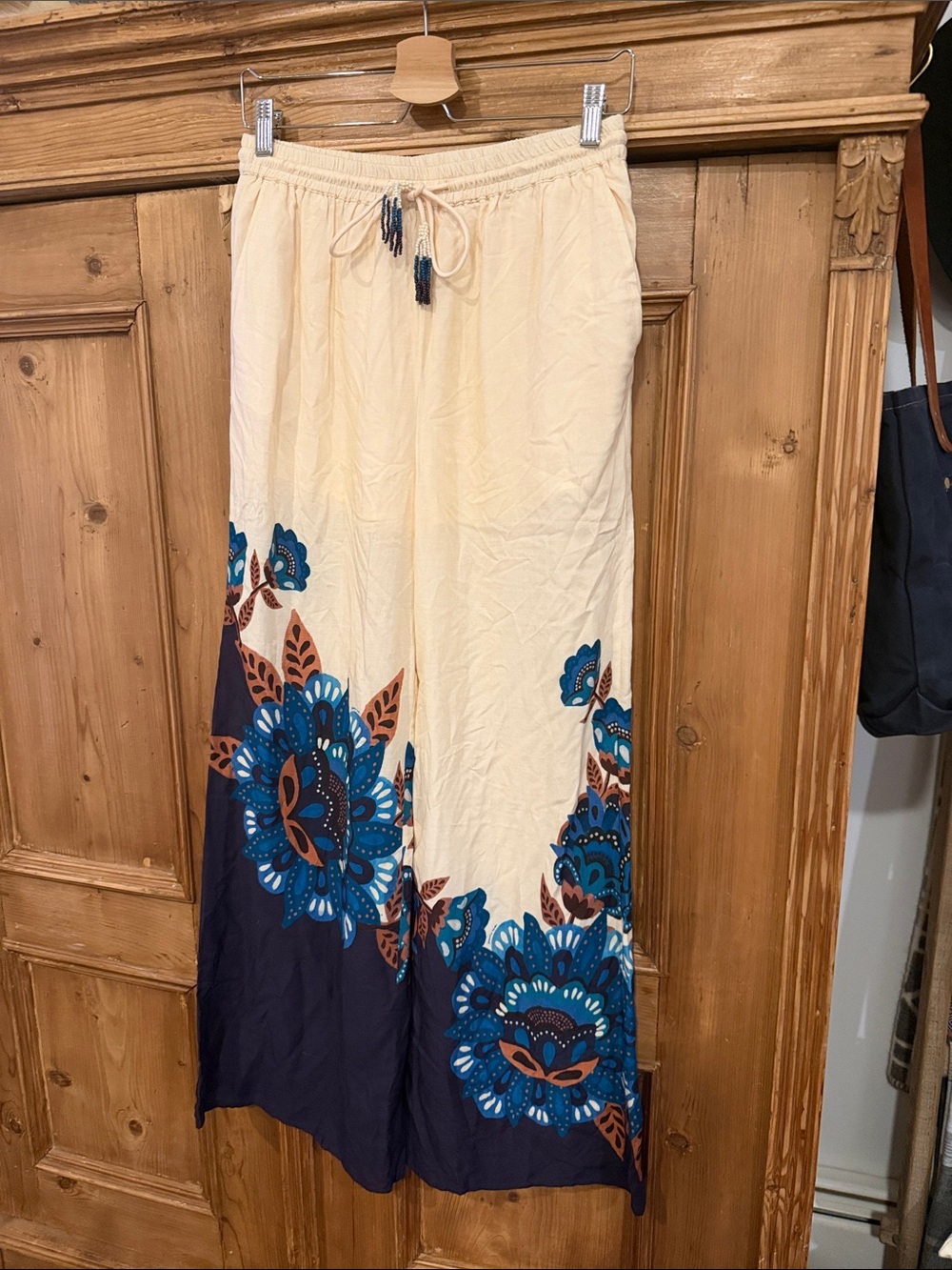 Farm Rio Printed Pants - Picture 4 of 9